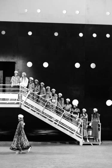 Video: Details of the Chanel Cruise 2018/19 Collection